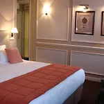 Hotel De L'universite 3*