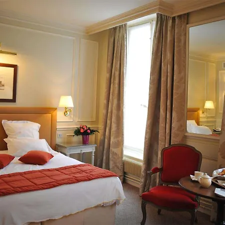 De L'universite Hotel Parigi
