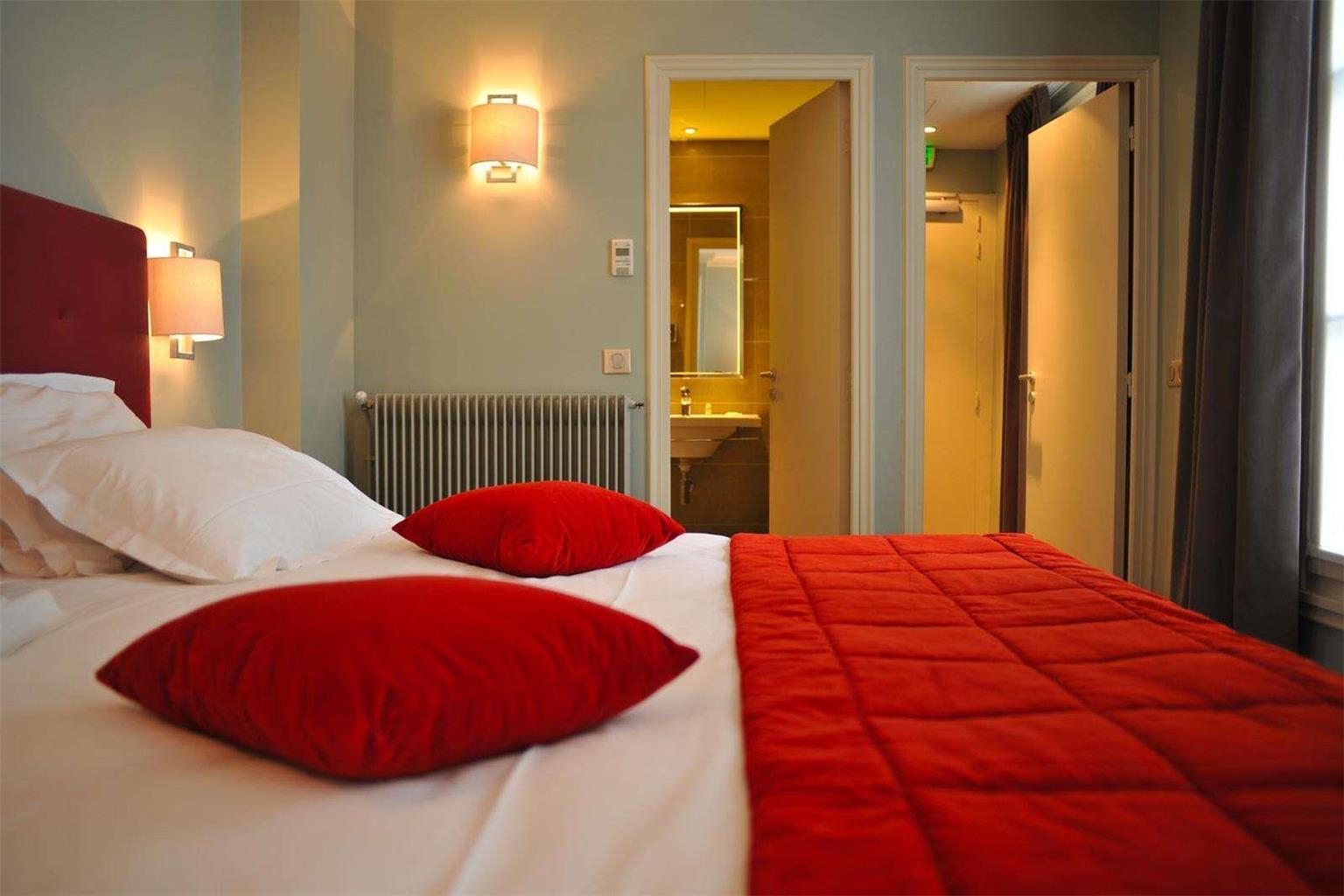 Hotel De L'universite 3*