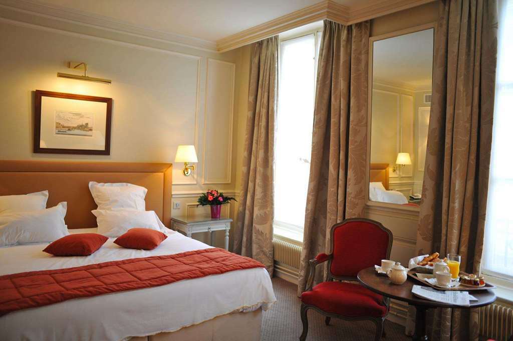 De L'universite Paris