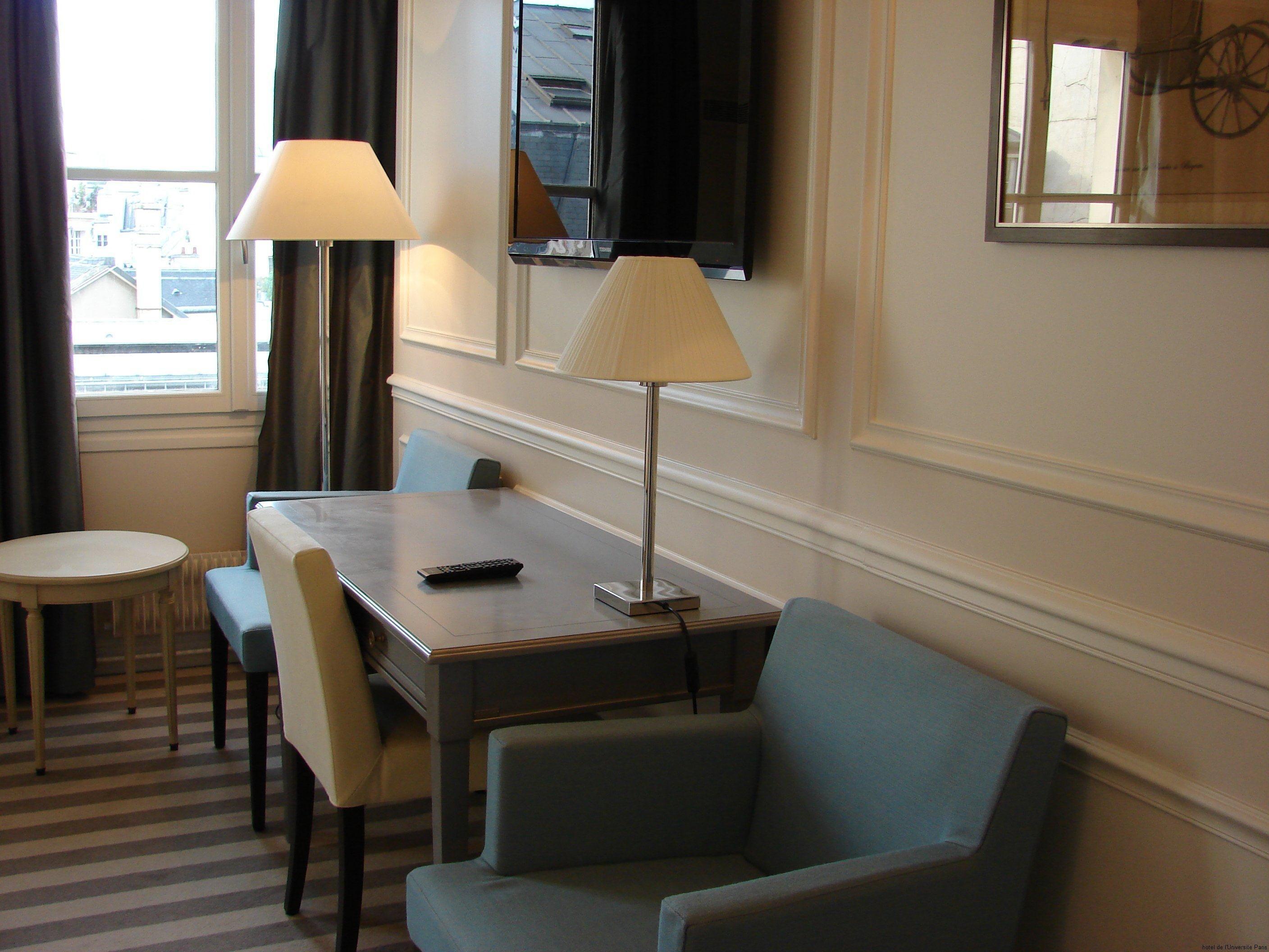 Hotel De L'universite 3*