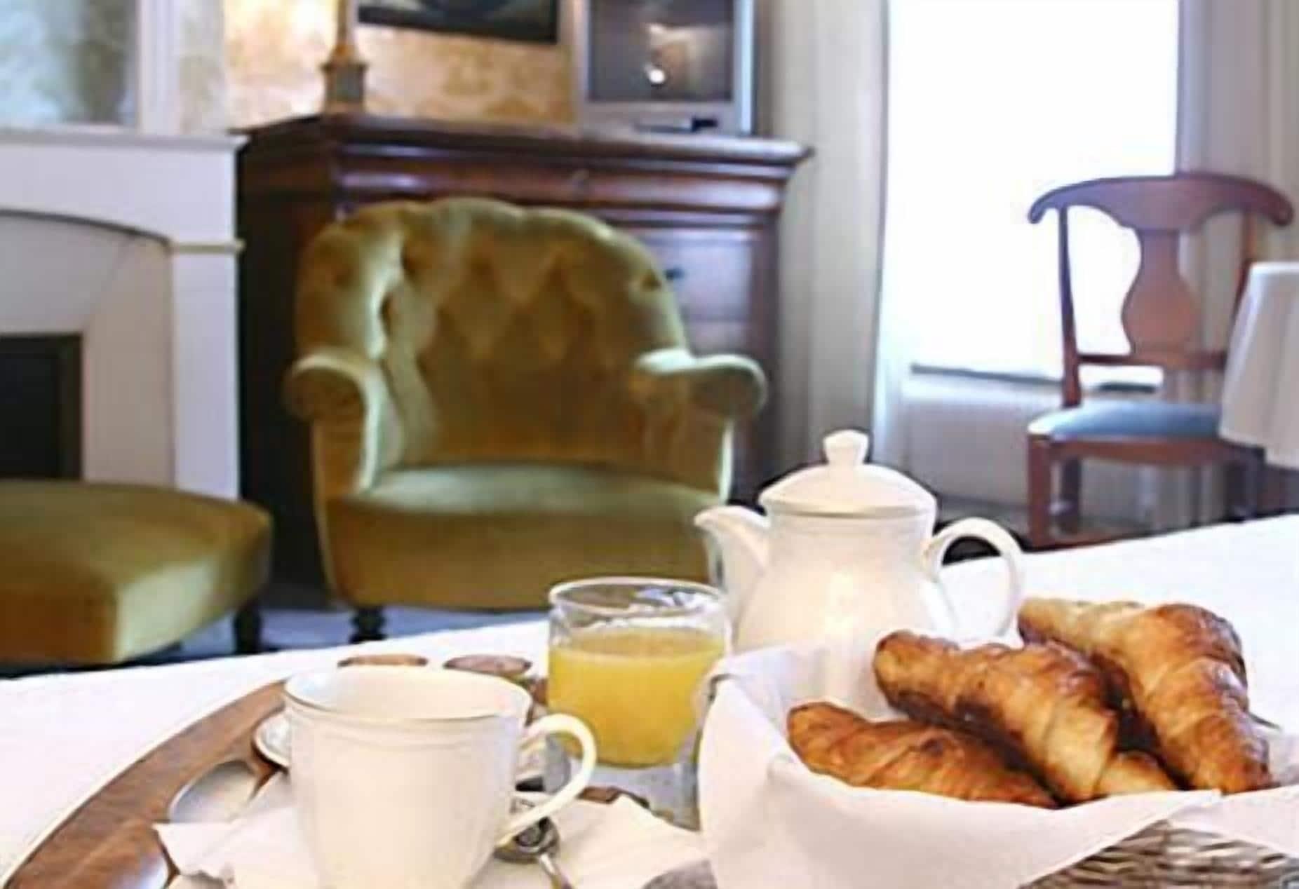 Hotel De L'universite 3*