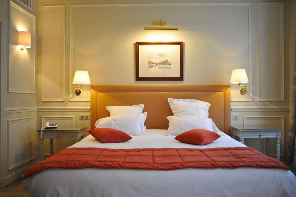 Hotel De L'universite 3*